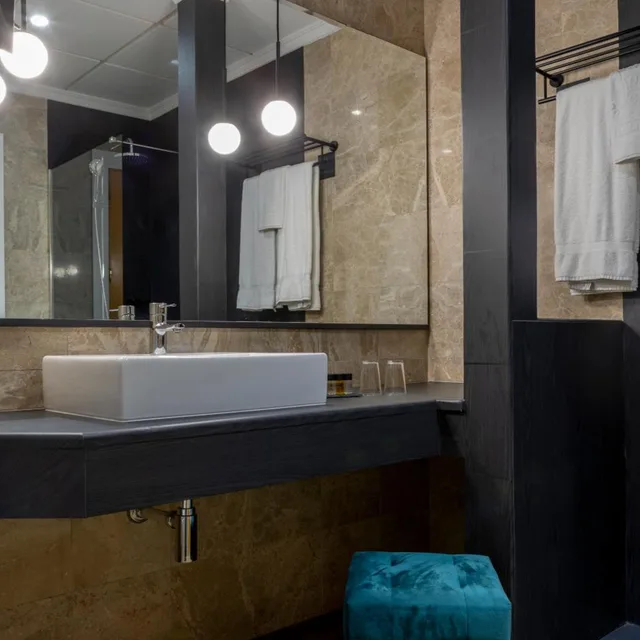 جناح جونيور بسرير فردي، Don Curro Hotel 8/10