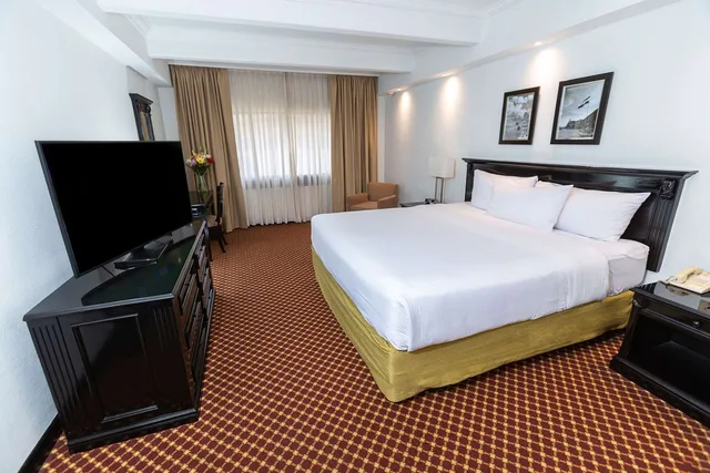 غرفة بسرير كينج لذوي الإعاقة، Clarion Hotel Real Tegucigalpa 4/4