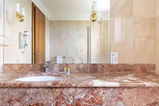 جناح جونيور بسرير كوين، B&B HOTEL Affi Lago di Garda 10/10