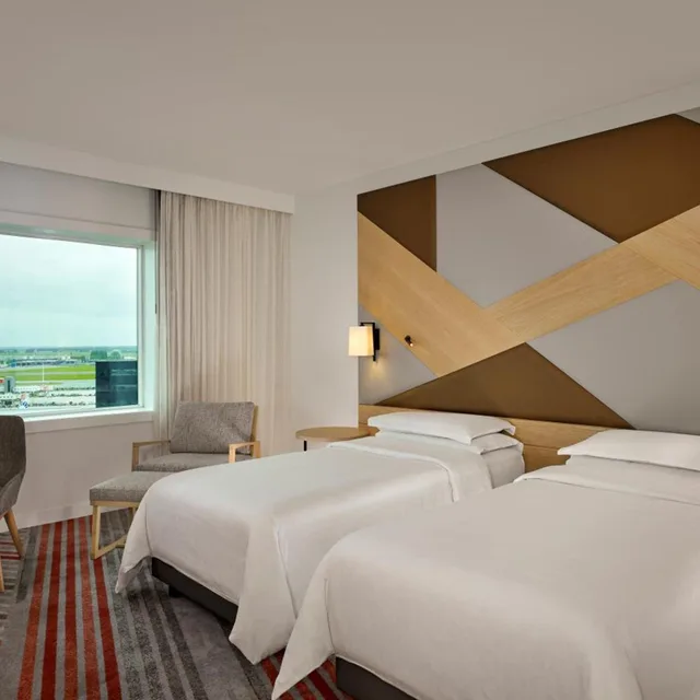 Deluxe, Twin Beds, Airport View، Sheraton Amsterdam Airport 2/4