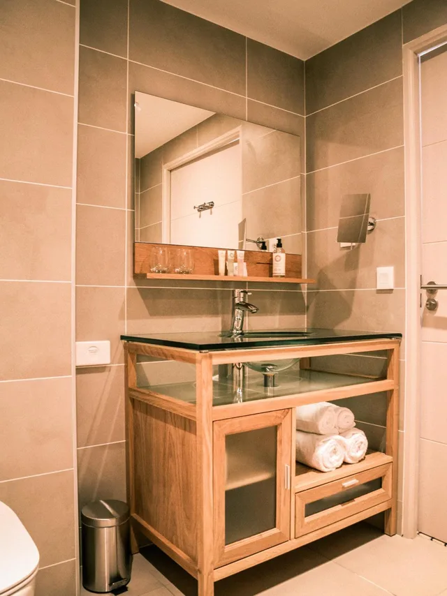 غرفة بسرير فردي وسرير كوين، Best Western Plus Antibes Riviera 7/10