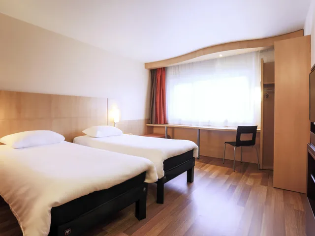 غرفة قياسية بسريرين منفصلين، Ibis Charleville Mezieres 2/4