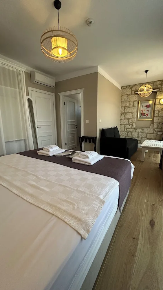 جناح جونيور بسرير مزدوج مع أريكة، Vodina Hotel 2/7