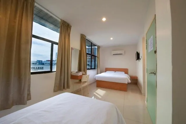 غرفة سوبيريور ثلاثية بسرير كوين وسرير فردي، De Uptown Hotel Subang Jaya 2/3