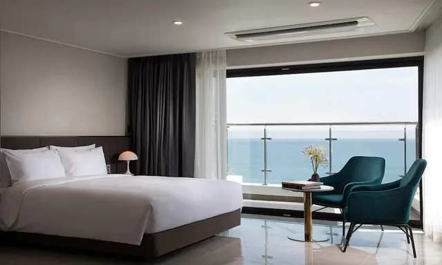 Suite, Double Bed, Haeundae Youngmu Parade Hotel 1/4