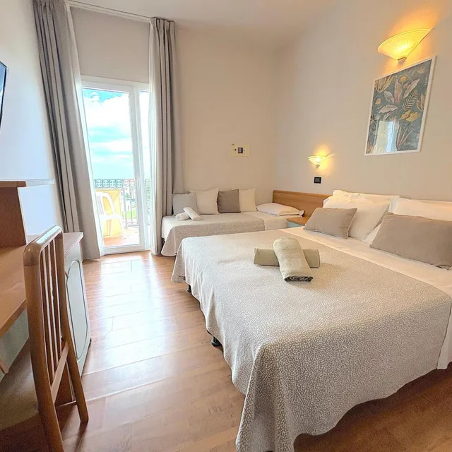 غرفة ثلاثية بشرفة، Hotel President Cattolica 6/10