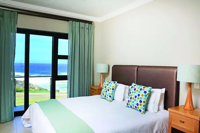 1 Bedroom, Superior, Suite, Queen Bed, Brenton Haven 1/3