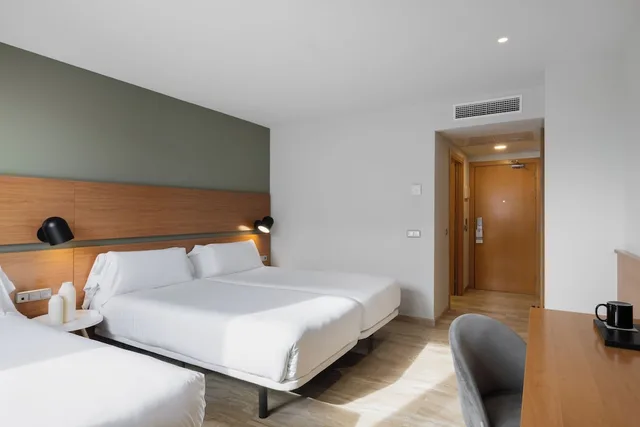Room, Triple, Single, 3 Beds، Sb Express Tarragona Hotel 2/9
