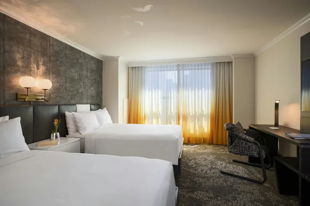 غرفة بسرير مزدوج، Renaissance New York Times Square Hotel 1/5