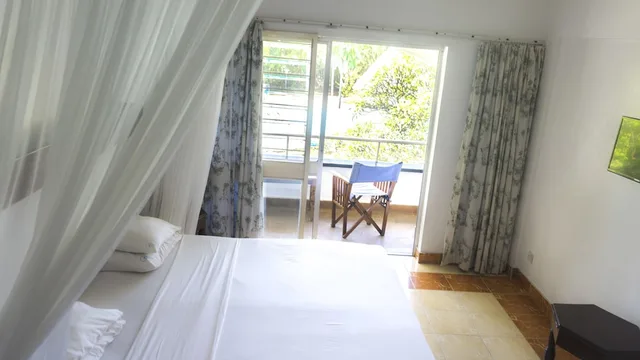 Standard, Twin Beds, Garden View, Reef Hotel Mombasa 1/3