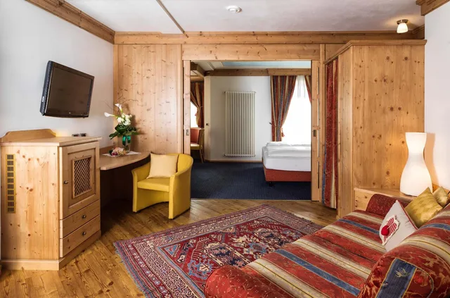 جناح، Leading Relax Hotel Maria 3/8