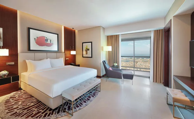 2 Bedrooms, Skyline, Suite, Panoramic View, Balcony، Hilton Doha The Pearl Residences 2/5