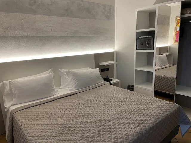 Comfort, Double Bed, Lateral Side Lake View, Balcony, Villa Rosa 5/8