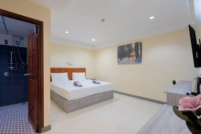 جناح بسريرين منفصلين وسريرين كينج وسرير كوين بـ3 غرف نوم، Squareone Hostel 8/10