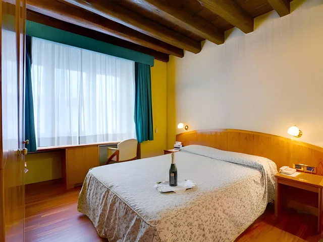 غرفة قياسية، Hotel Corot 1/2