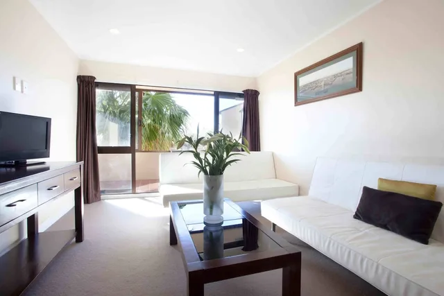 غرفة تنفيذية رباعية، Auckland Airport Kiwi Hotel 2/3