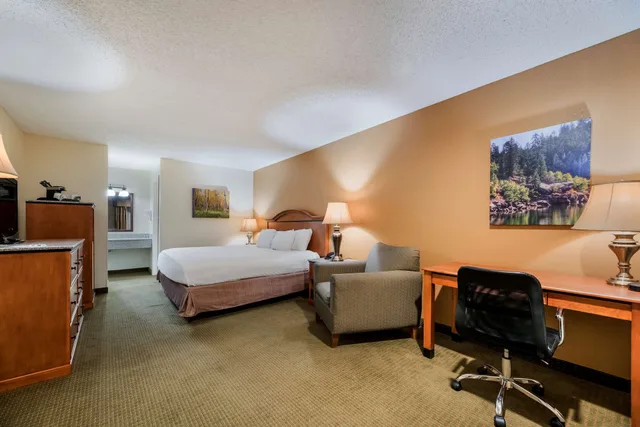 غرفة تنفيذية بسرير كينج، Best Western Sunrise Inn 3/5