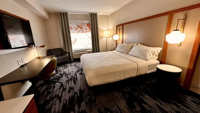 غرفة ديلوكس بسرير كينج، Newmarket Hotel And Suites 8/10