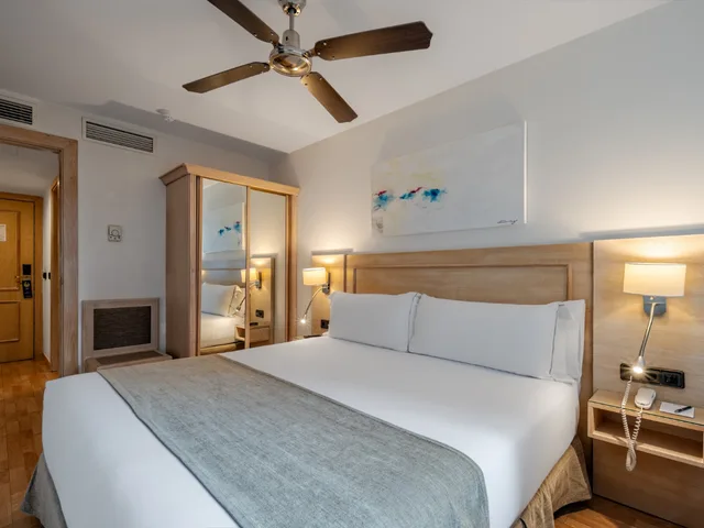 غرفة سوبيريور بسرير مزدوج، Luze Castellana Hotel 2/3