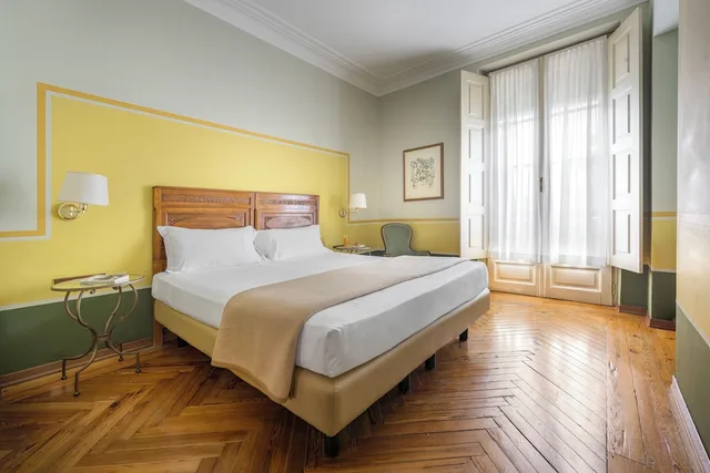 Basic, Double Bed, No Air Condition, Small، Hotel Roma E Rocca Cavour 2/7