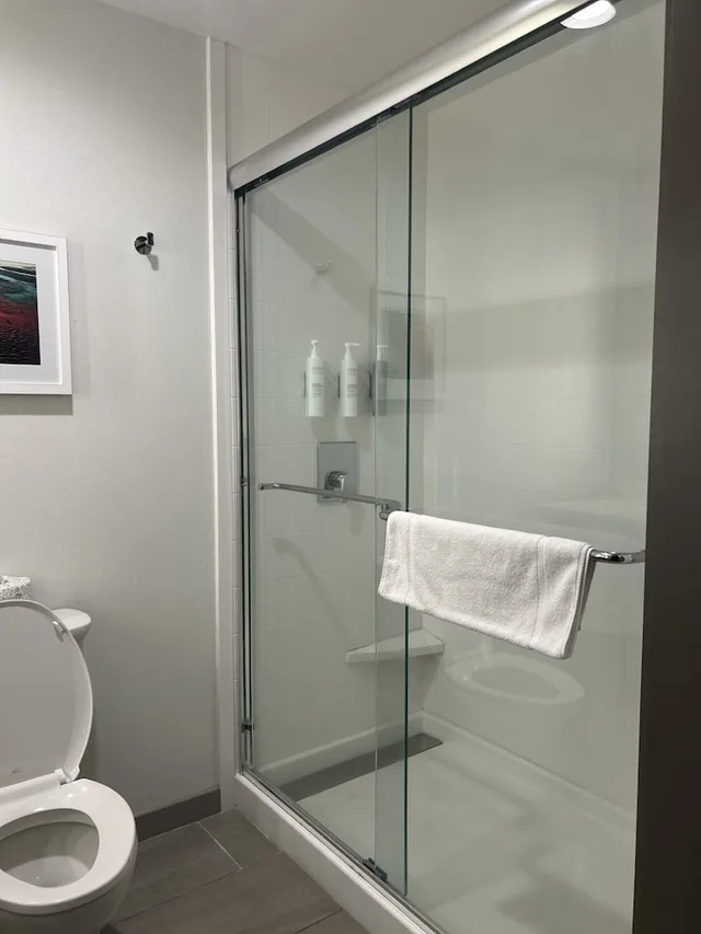 غرفة بسريرين كوين بإطلالة على البحر، Hilton Garden Inn Biloxi 6/6
