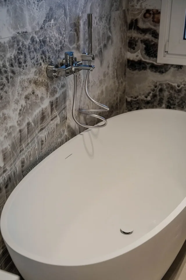 جناح فاخر بسرير كوين، Majestic Hotel 8/9