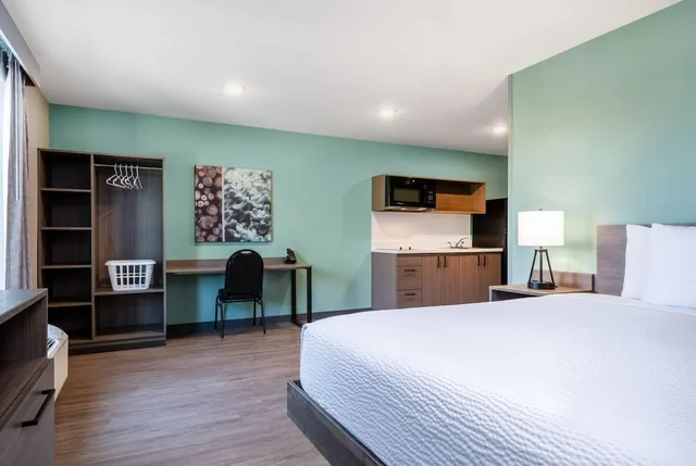 غرفة بسرير كوين لذوي الإعاقة، ECHO Suites Extended Stay by Wyndham Austin Round Rock 3/10