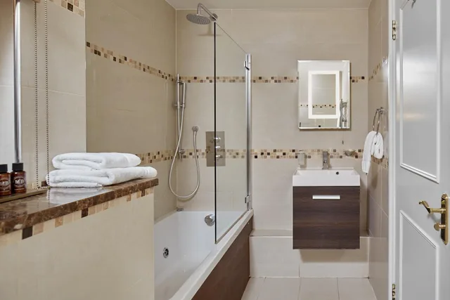 3 Bedrooms, Duplex, Superior, Apartment, Garden View، Arlington House 2/2