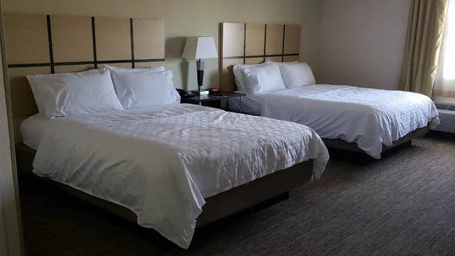 استوديو بسريرين كوين، Candlewood Suites Woodward 1/2