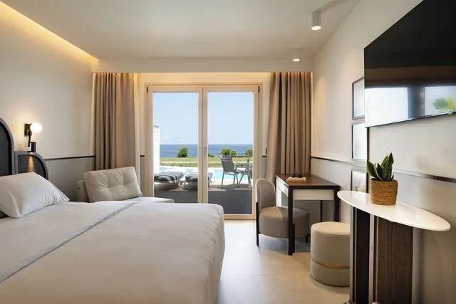 Bungalow, Queen Bed, Water Front, Shared Pool، Iberostar Selection Creta Marine 1/3