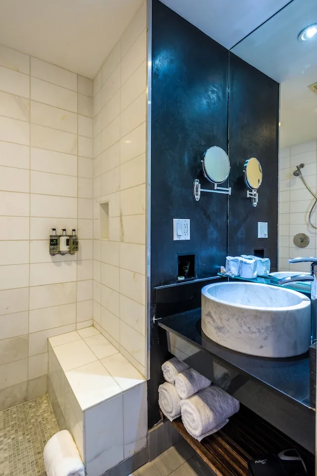 جناح بسرير كينج بغرفة نوم واحدة، The O Hotel, Trademark Collection by Wyndham 7/9