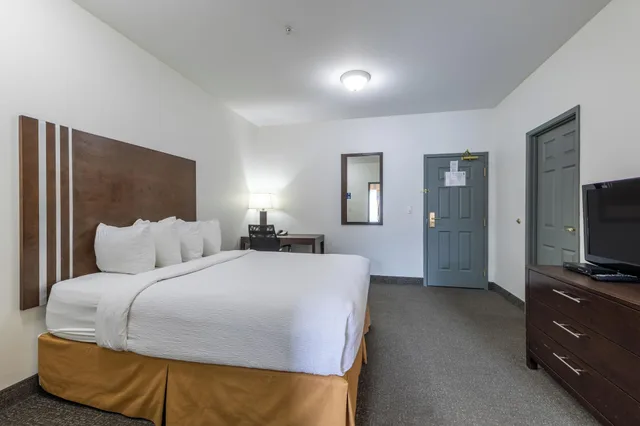 Family Suite, Multiple Beds، Ramada Limited Golden 1/6