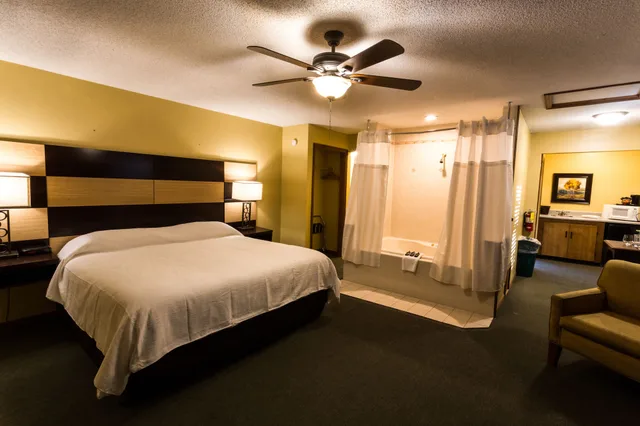 Premium, King Bed, Forrest Hills Mountain Resort 4/6