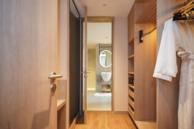1 Bedroom, King Bed, Courtyard by Marriott Bangkok Suvarnabhumi Airport 8/9
