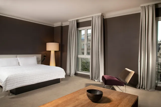 جناح جونيور بسرير كينج، Le Meridien Barcelona 2/5