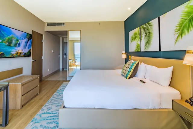 غرفة سوبيريور بسرير كينج بإطلالة على البحر، Torre Lucerna Hotel Ensenada 1/7