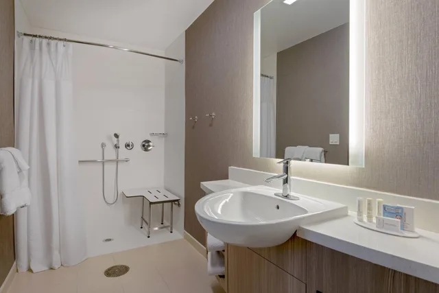 جناح كبير بسريرين كوين مع سرير سحّاب إضافي، SpringHill Suites by Marriott Ocala 8/9