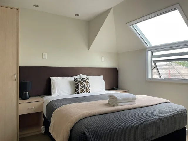 1 Bedroom, Deluxe, Apartment, King Bed, Alpha Motel Luxury Apartments 3/10