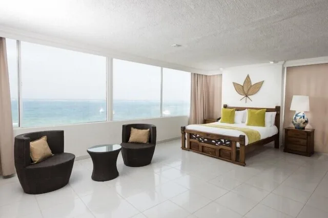 Grand, Ocean View, Hotel Calypso Beach 2/2