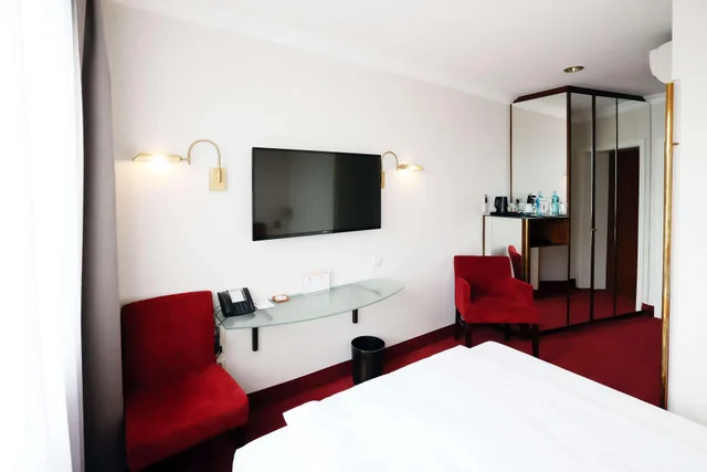 غرفة بسرير كوين، Best Western Plus Hotel St. Raphael 5/9