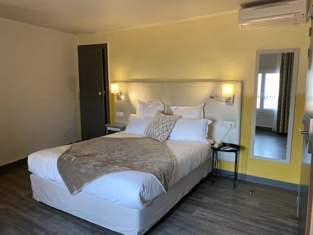 غرفة قياسية بسرير كوين، Majestic Hotel 5/10