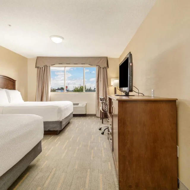 1 Bedroom, Executive, 2 Queen Beds, HOLIDAY INN LETHBRIDGE 2/6