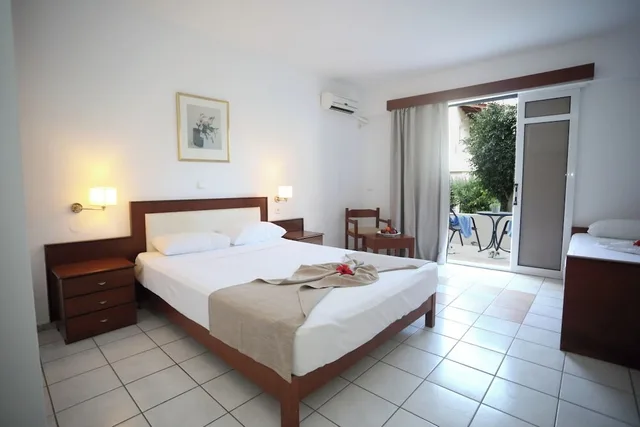 غرفة اقتصادية بسرير كوين وسريرين منفصلين بإطلالة على الحديقة، Maravel Star Art Hotel 2/10