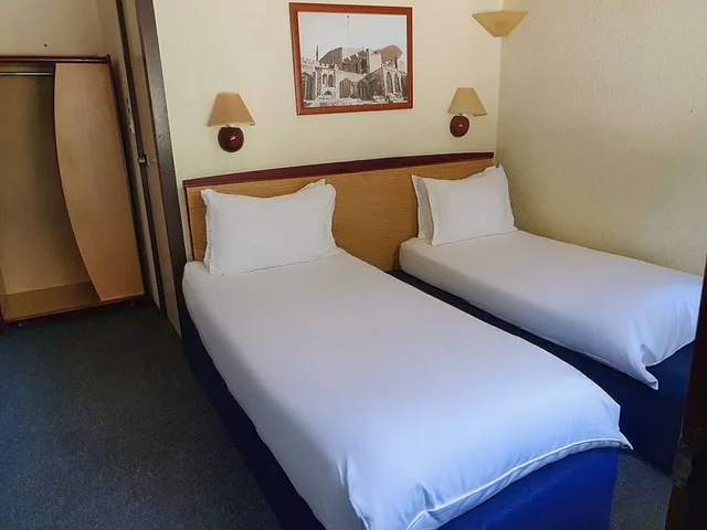 غرفة قياسية بسريرين منفصلين، The Crossway Hotel Part of AG Collection 1/1