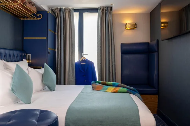 غرفة سوبيريور بسرير كينج بشرفة، Whistler Hotel 5/7