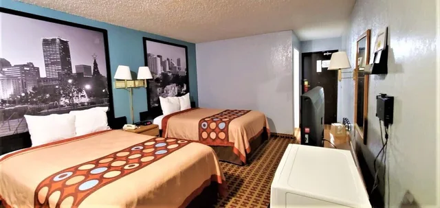غرفة بسريرين مزدوجين لذوي الإعاقة، Super 8 By Wyndham Elk City 1/2