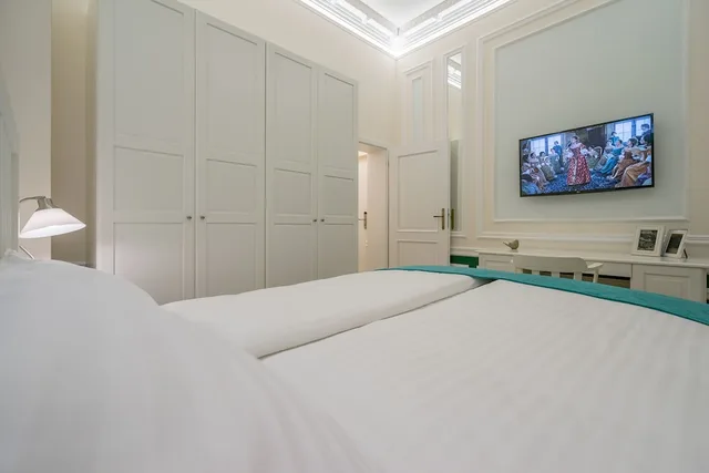 استوديو بسرير كوين، Revelton Suites 3/7