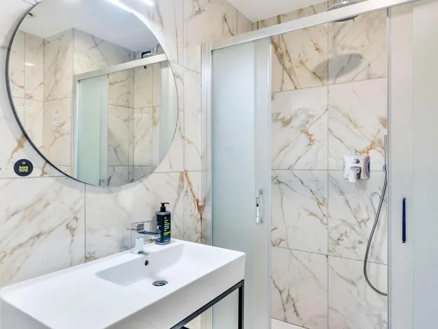 غرفة قياسية ثلاثية، B&B Hotel Milano Aosta 2/2
