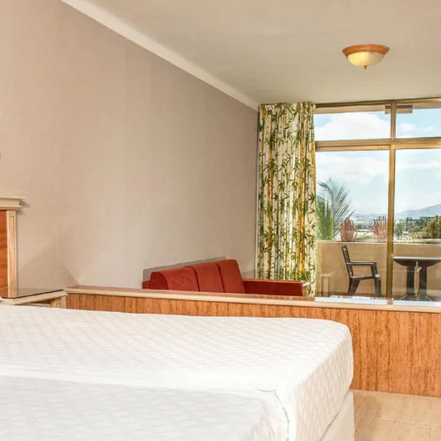 غرفة بسرير مزدوج أو سريرين منفصلين مع سرير إضافي، Hotel Beatriz Playa & Spa 2/10