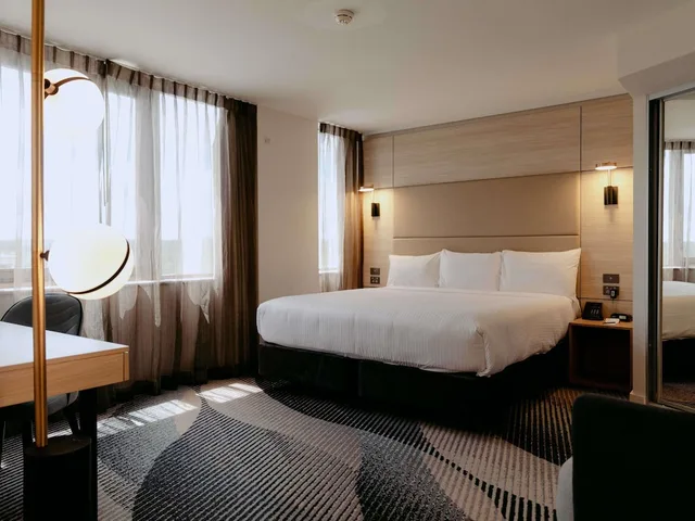 Spa, Deluxe, King Bed، NOVOTEL SYDNEY PARRAMATTA 4/8